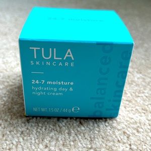 BNIB TULA 24-7 Moisture Hydrating Day & Night Cream❣️